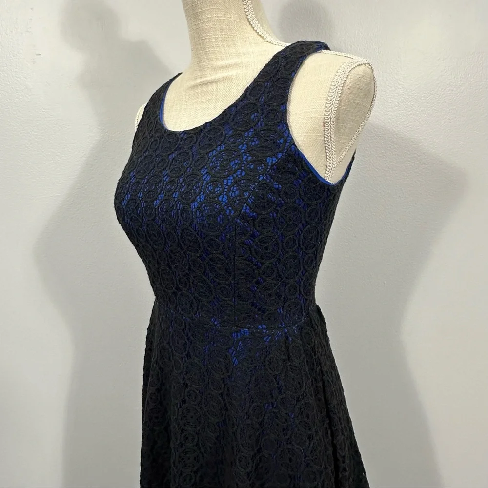 Lace overlay sleeveless skater dress size 1/2 - Picture 4 of 10